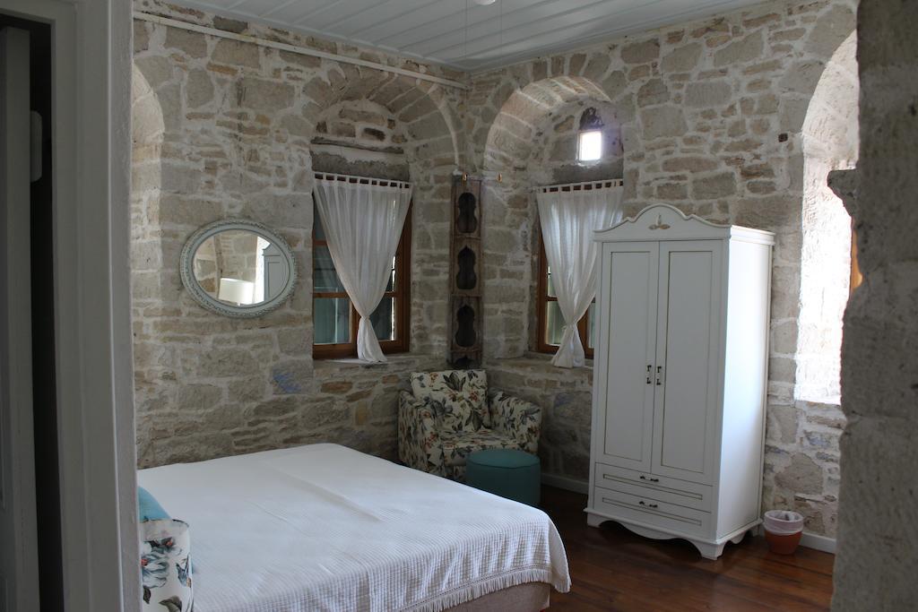 Eski Tas Hotel Çeşme Extérieur photo