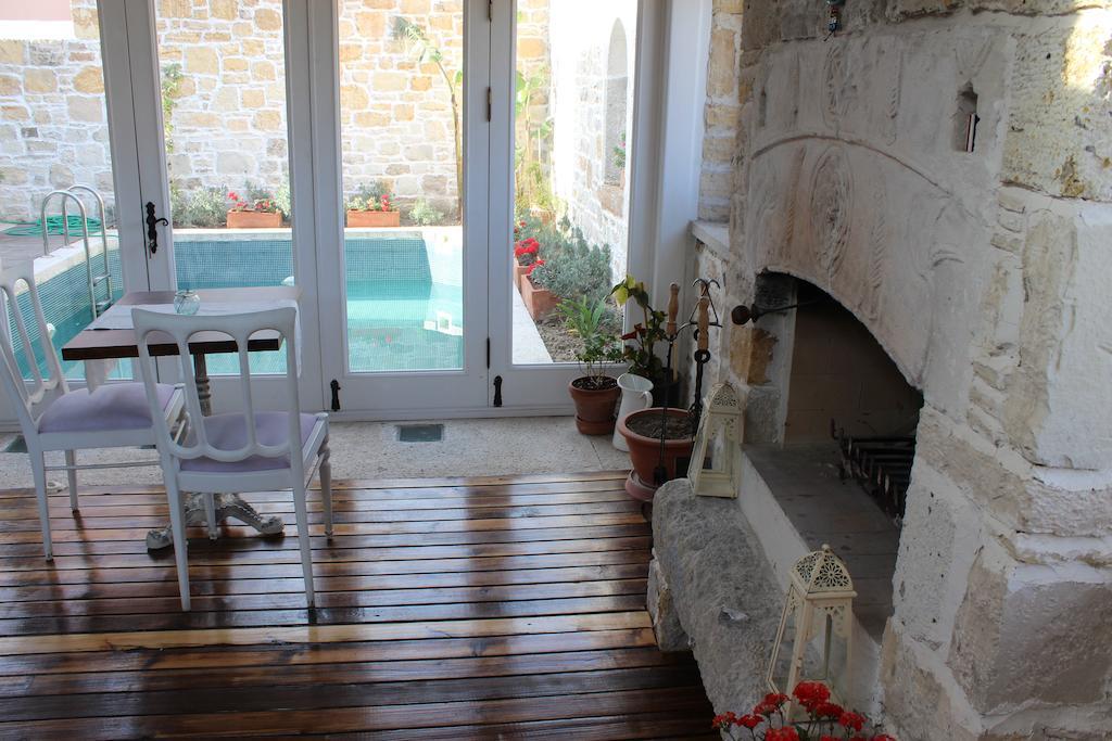 Eski Tas Hotel Çeşme Extérieur photo