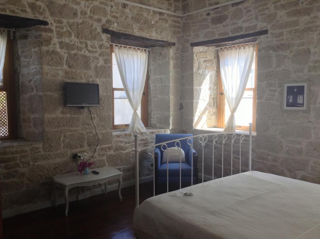 Eski Tas Hotel Çeşme Chambre photo